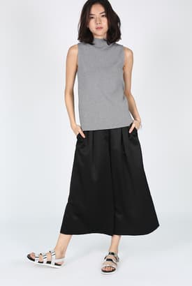 Haniela Funnel Neck Knit Top