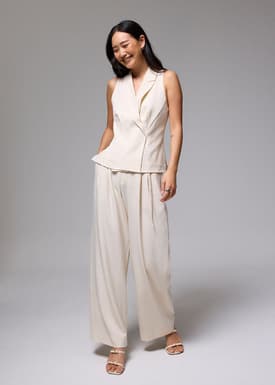 Juni Sleeveless Blazer Top