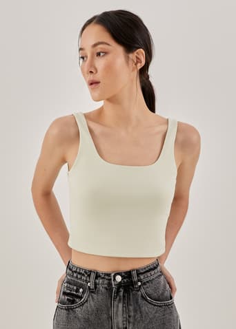 Meran Scoop Neck Crop Tank