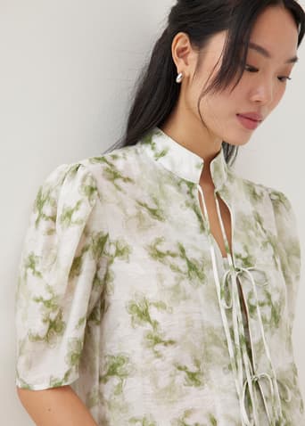Jian Mandarin Collar Puff Sleeve Blouse in Heirloom Botanicals