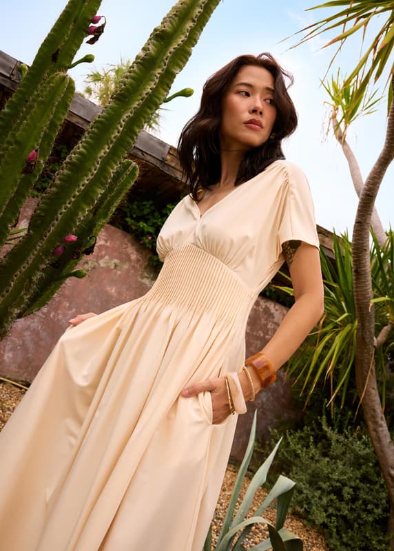love bonito orange dress Best of the best This cheongsam dress is simply timeless in it's elegance and grace. Shop now #linkinbio