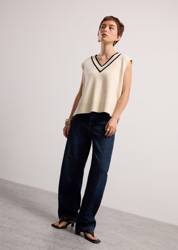 ＊tope knit tube top Relaxed Knit V-neck Crop Shell Top | Love, Bonito SG