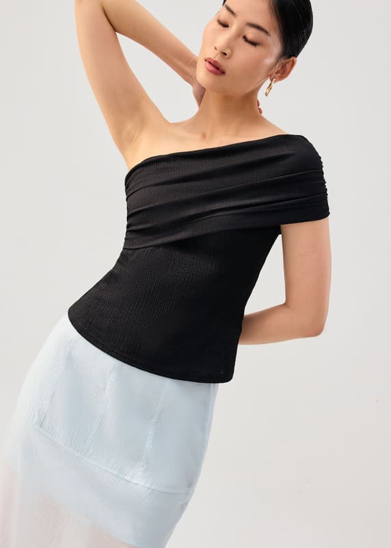 トップス 731 Crinkled Jersey Asymmetric Fitted Top | Love, Bonito SG
