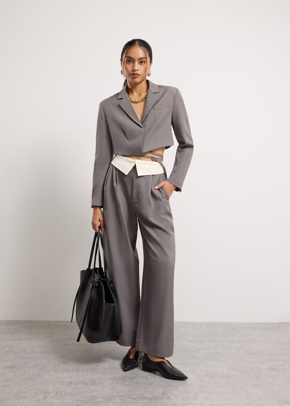 美品✨️ルフィル 2024年 NYLON STRETCH BROAD BLOUSE 美品✨️ルフィル 2024年 NYLON STRETCH BROAD BLOUSE