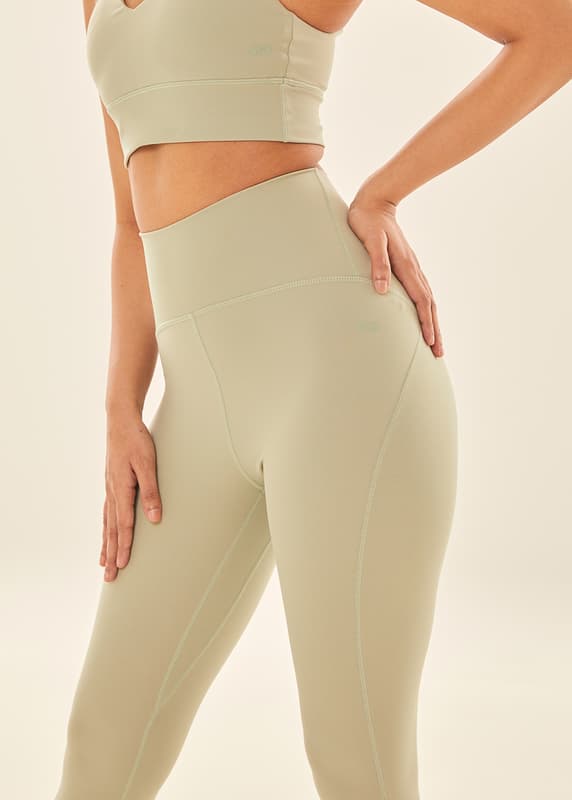 cheak BaseFlex Curve Leggings Cropped 20 inch | Love, Bonito INTL