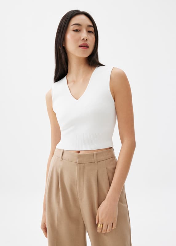 Sree Knit V-neck Crop Top