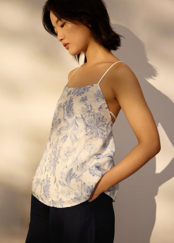 Broderie Straight Neck Trapeze Camisole Top