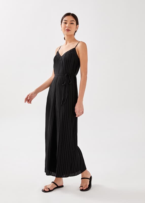 Pleated jumpsuit with straps new arrivals