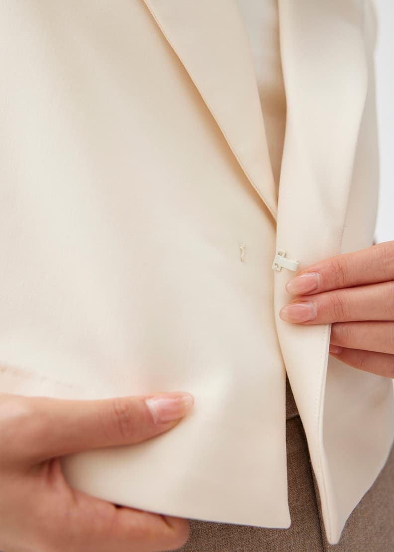 31n4060423-035-1_q3akhzgbrqm9w202