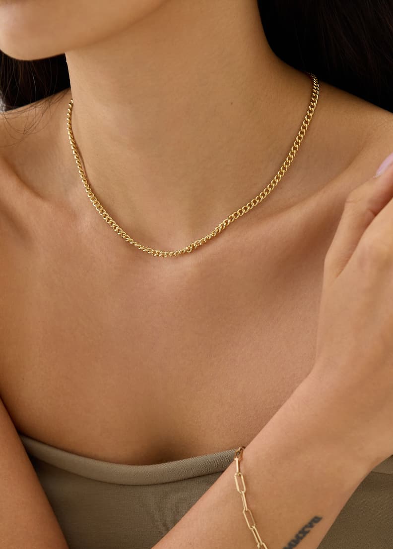 Amazon Essentials Baby Curb Chain Necklace - 16" Silver Plated, Hypoallergenic, Stackable