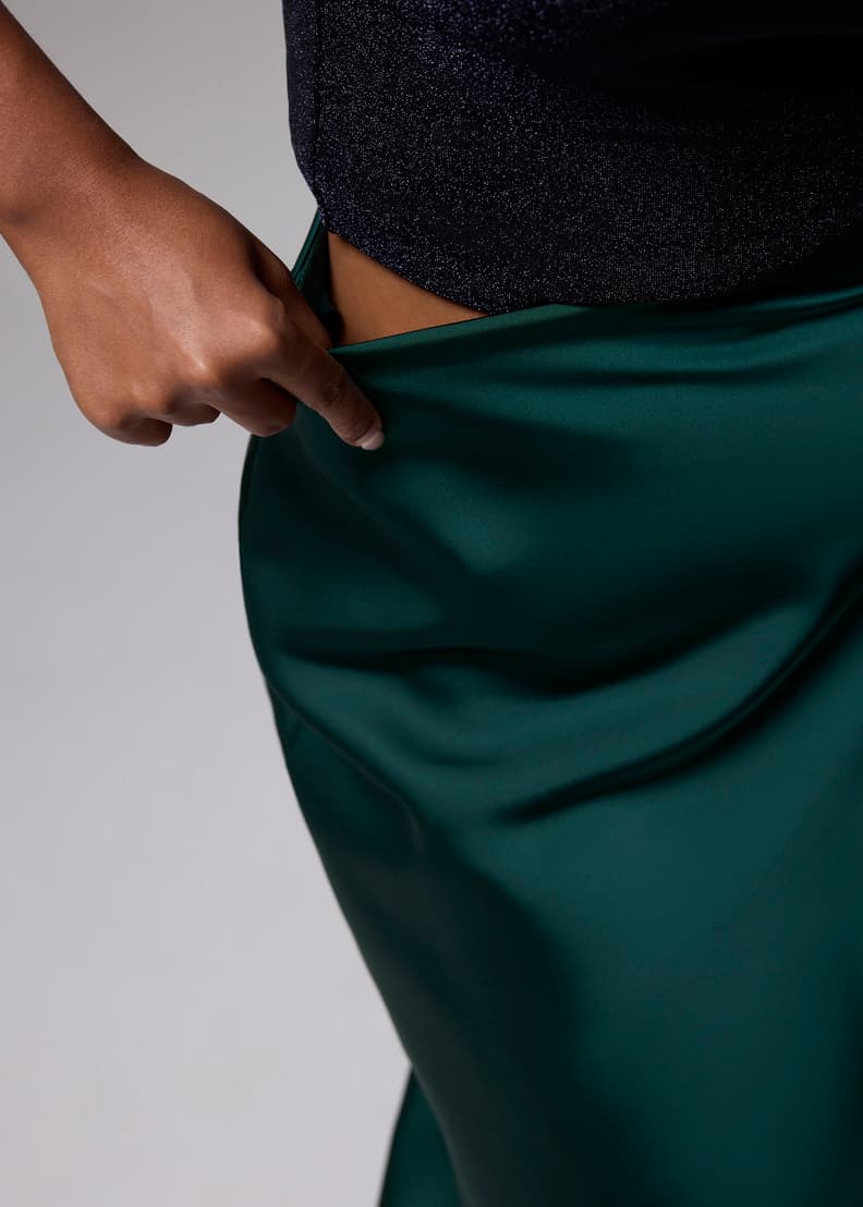 ●GREEN BUTTER●Silky Heart Button Skirt★日本未入荷 Olive Elastic Waist Buttons Midi Skirt - Petallush