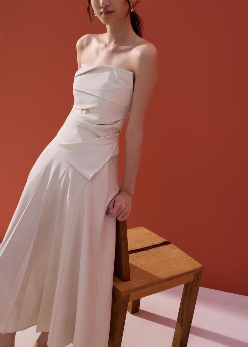 Hiraya Elastic Pleated Panelled Flare Midaxi Skirt | Love