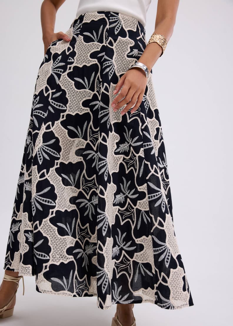 美品★ EMBROIDERY TUCK FLARED SKIRT EMBROIDERED SKIRT - Luna Chic Boutique