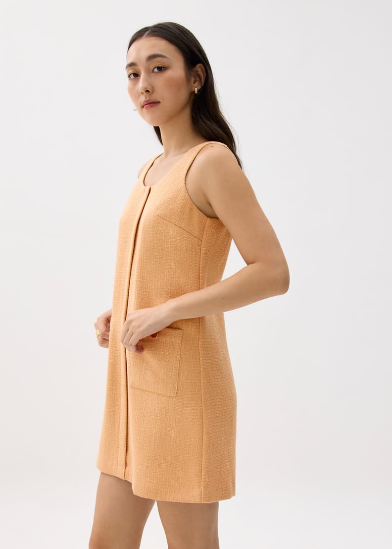 LABUBU JUMP FOR JOYとDRESS BE LATTE まとめ売り Labubu Jump for Joy (OR) Dress Be Latte, Hobbies & Toys