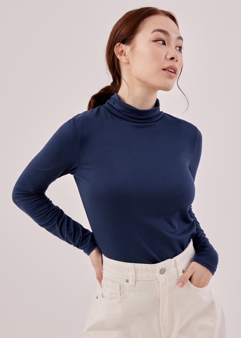 Esta Basic Turtle Neck Top