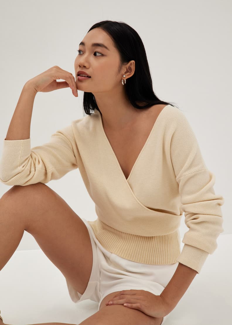 Front knot sweater online