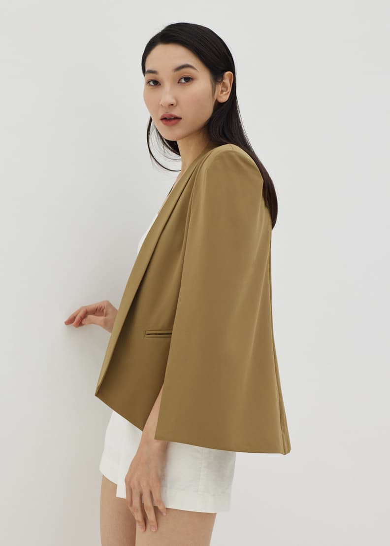 White cape discount blazer plus size