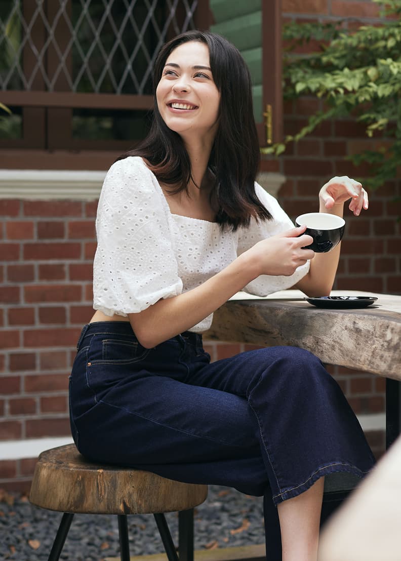 Puff sleeve shop broderie top
