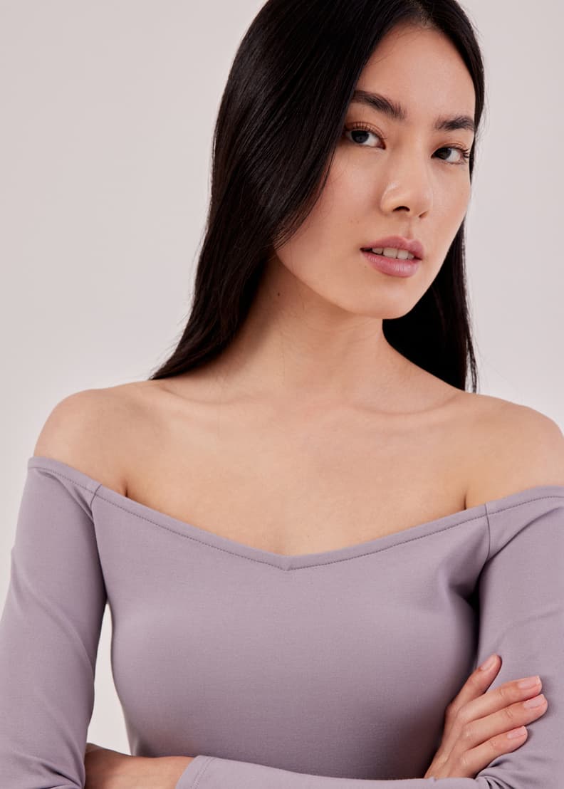 V neck off shoulder hot sale top
