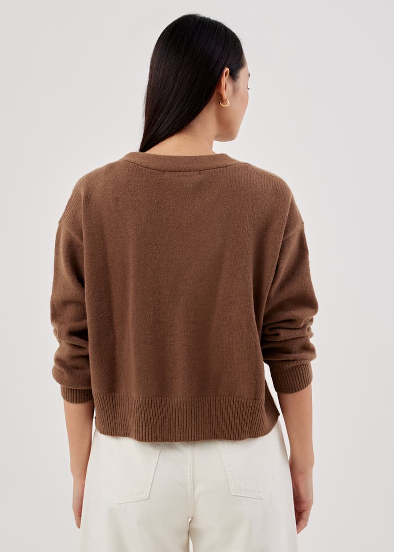 Fuzzy cropped sweater hotsell