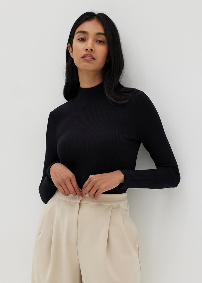 Tyanna Ribbed Knit Turtleneck Top