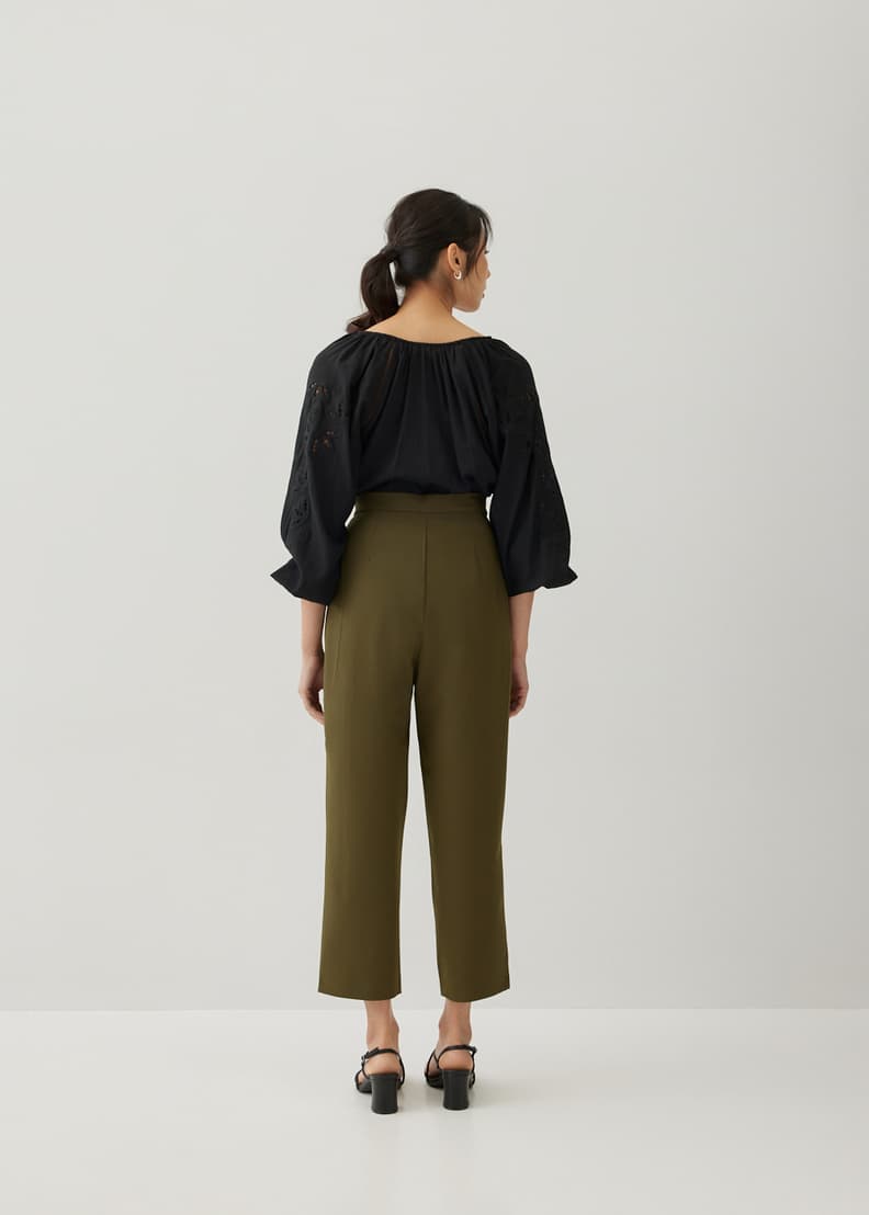 Peg top leg trousers